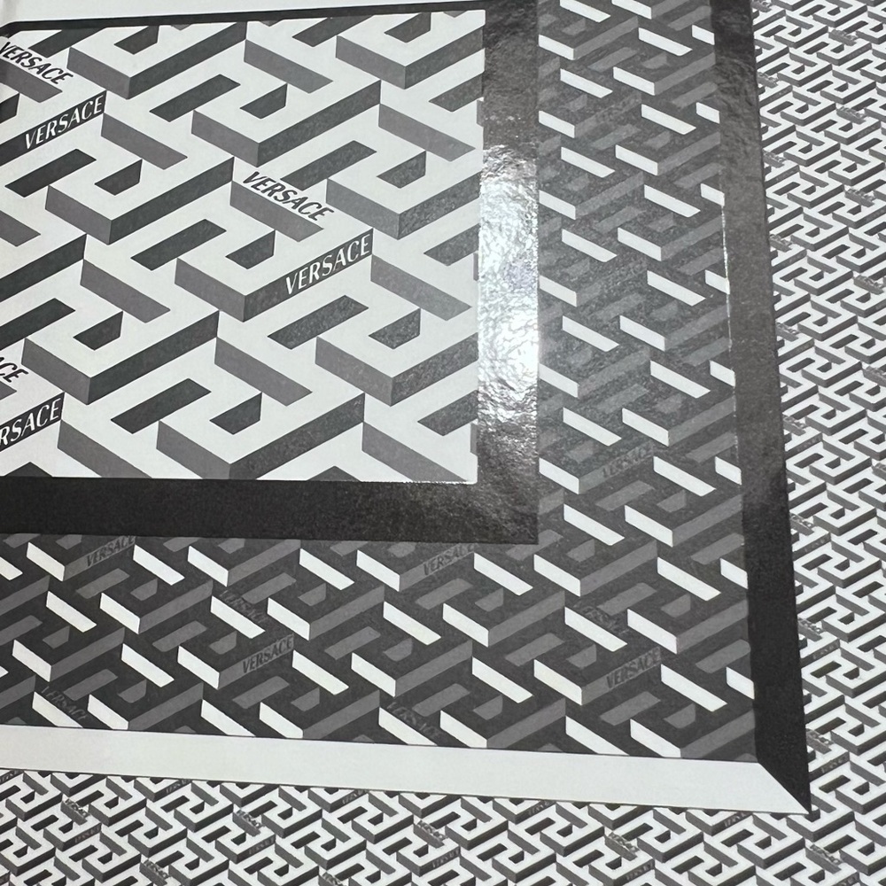 NEW VERSACE Signature Graphic Greca Print Black & White Notebook Table Decor - Picture 8 of 10